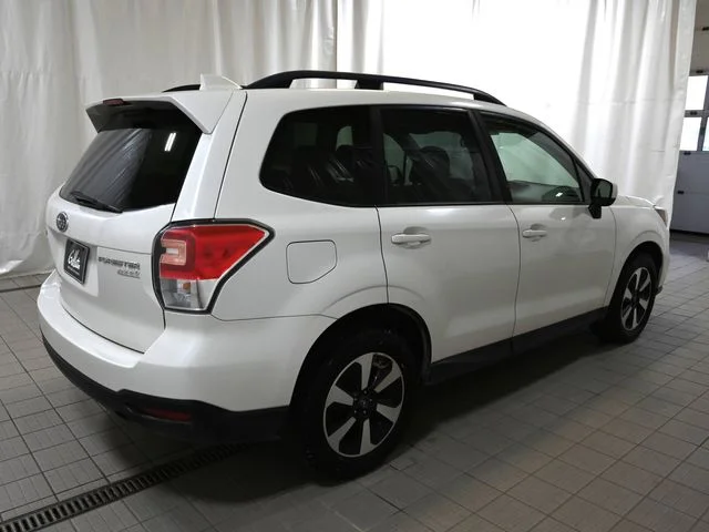 Used 2017 White Subaru 2.5i Premium image 13