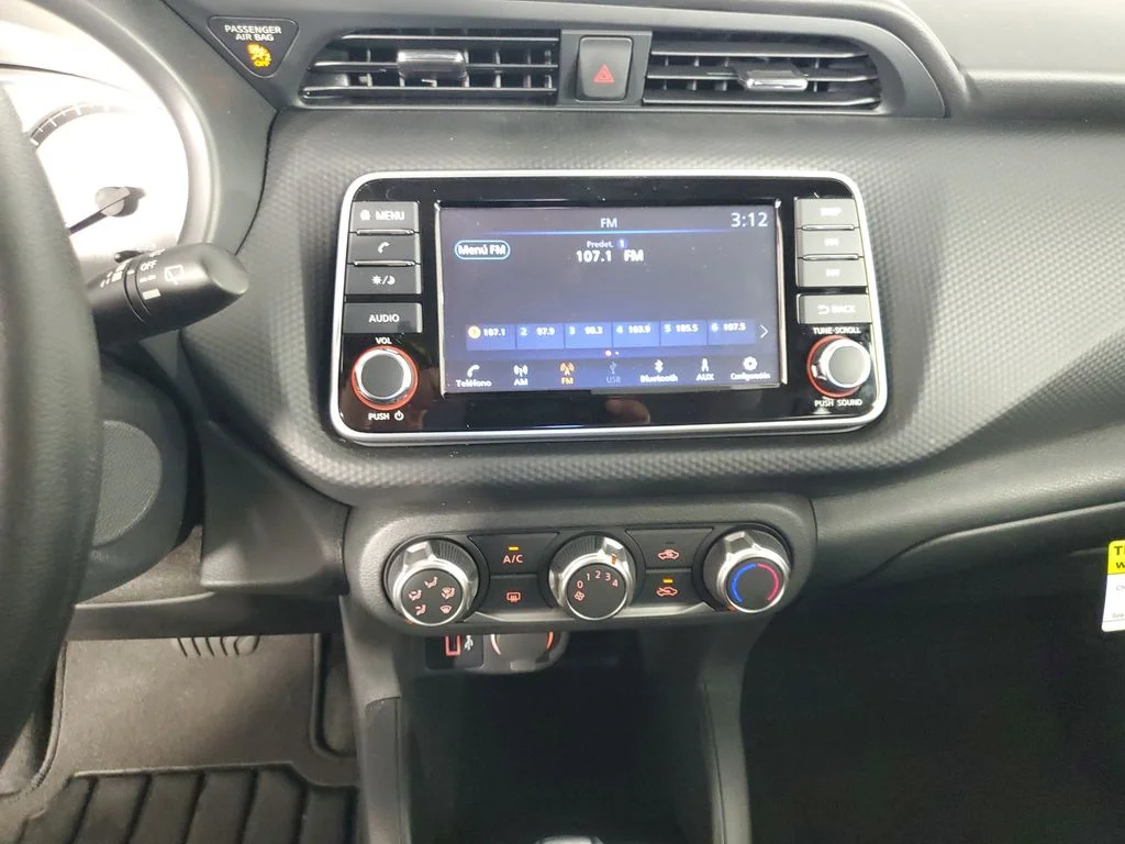 2025 Nissan KICKS PLAY Base - Photo 16