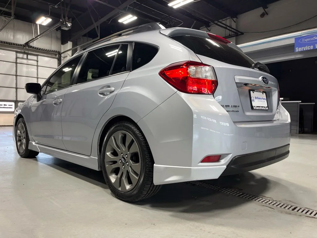 Used 2016 Ice Silver Metallic Subaru 2.0i Sport Premium image 5