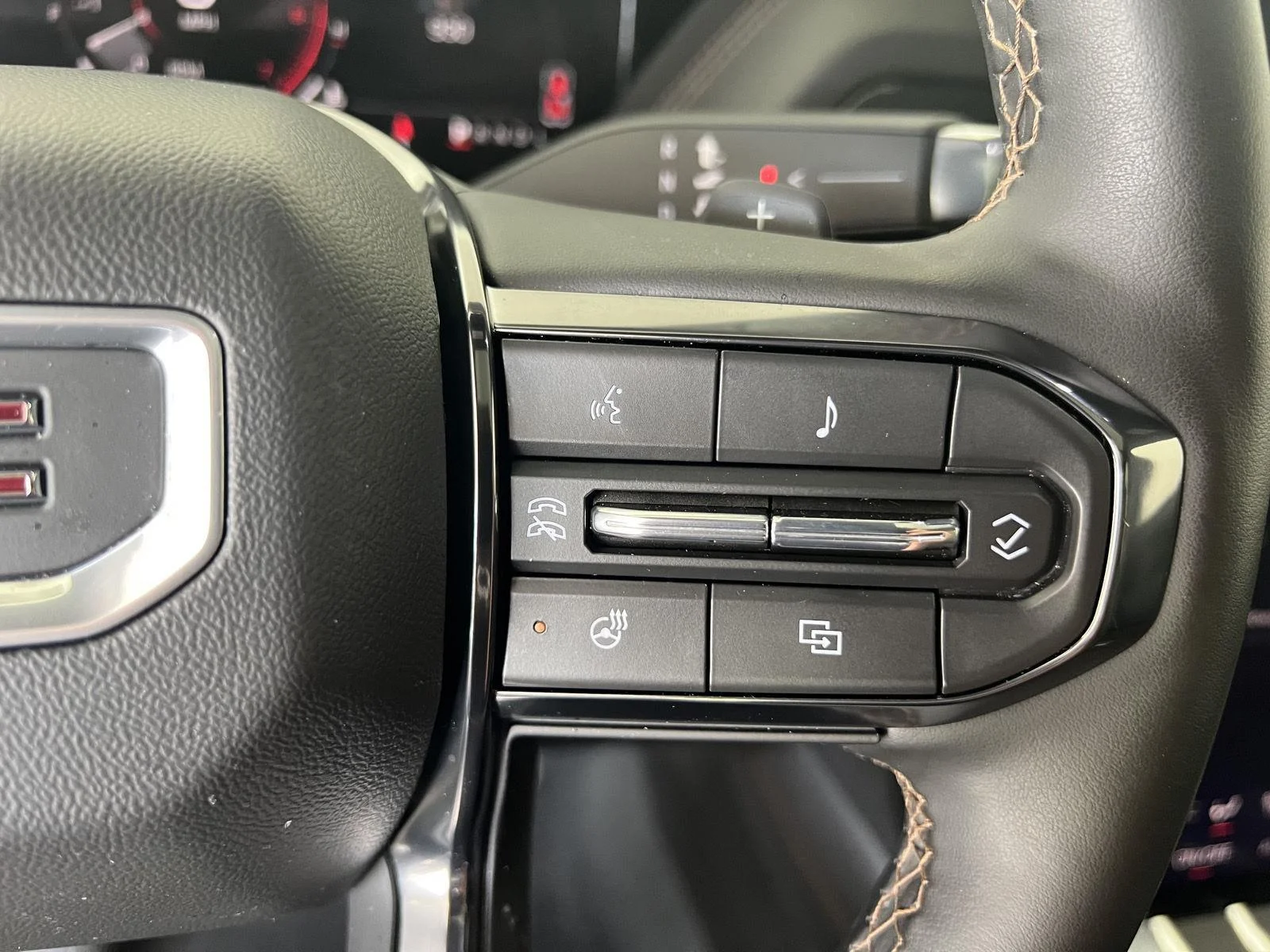 Used 2026 Onyx Black GMC AT4 image 16