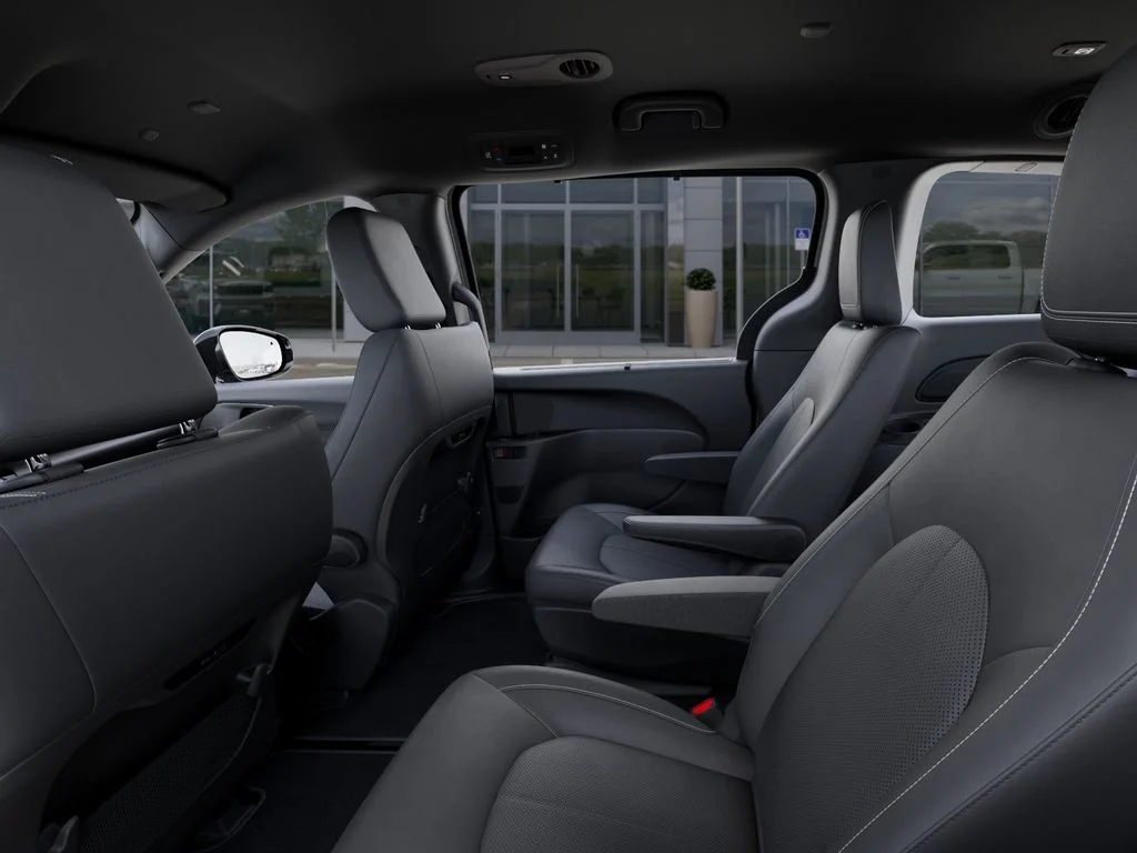 2026 Chrysler Pacifica Select - Photo 24