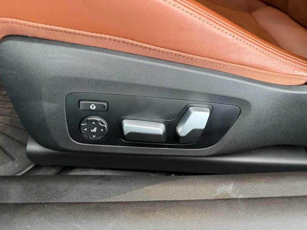 Used 2023 Green BMW Competition image 40