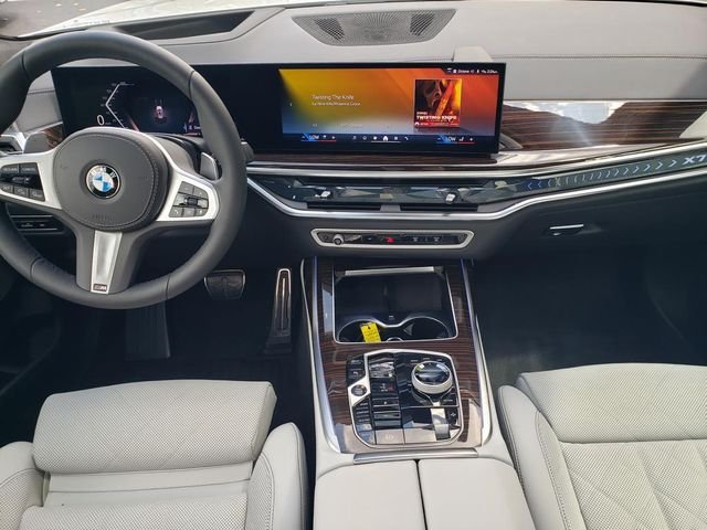 Used 2026 Alpine White BMW xDrive40i image 17