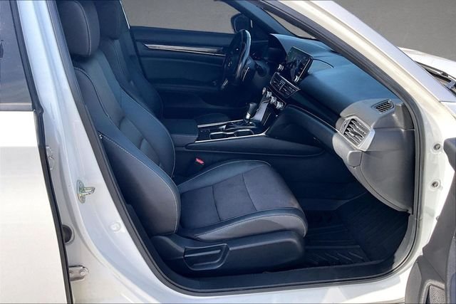 Used 2020  Honda Sport image 5
