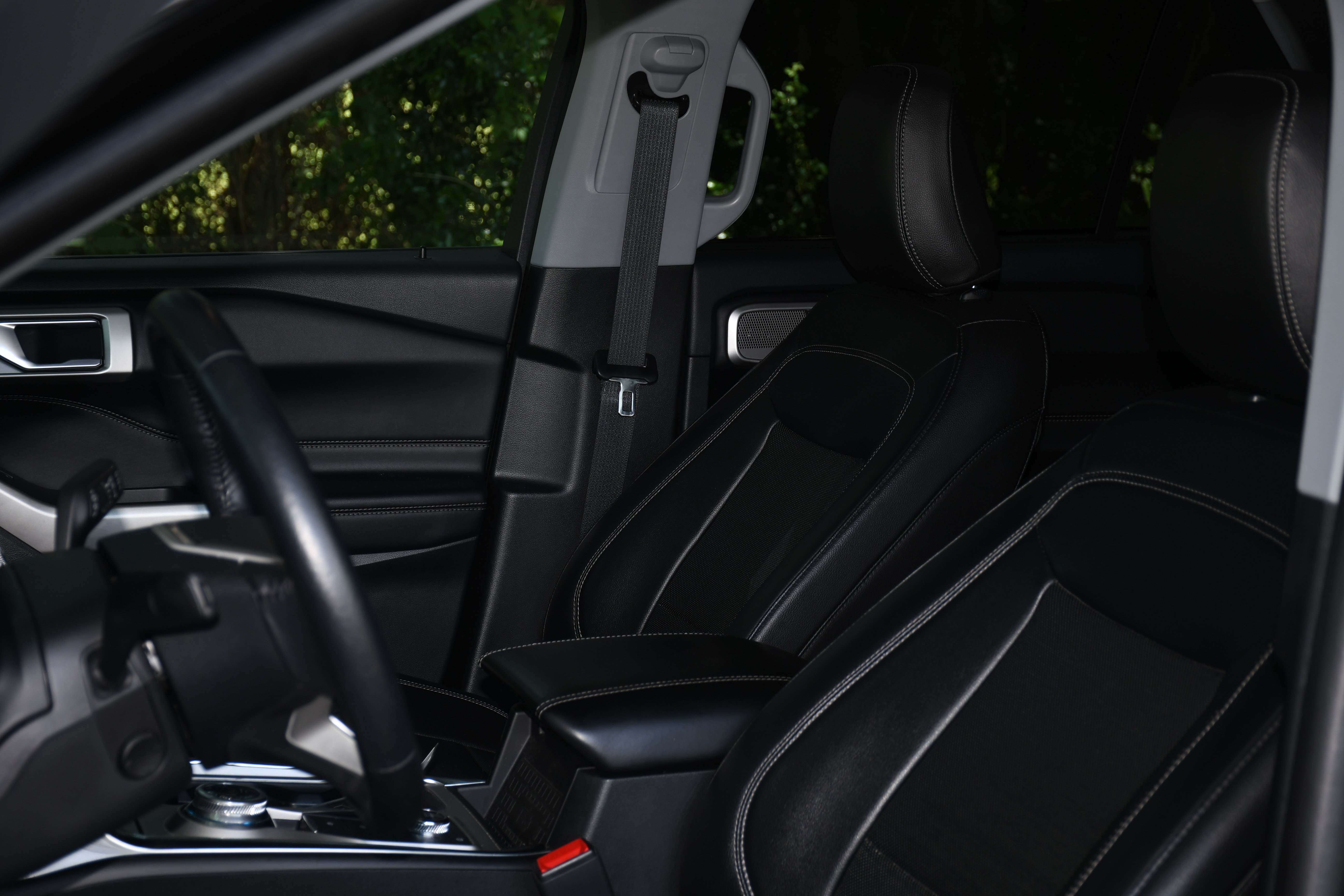 Used 2023 Black Ford Limited image 12