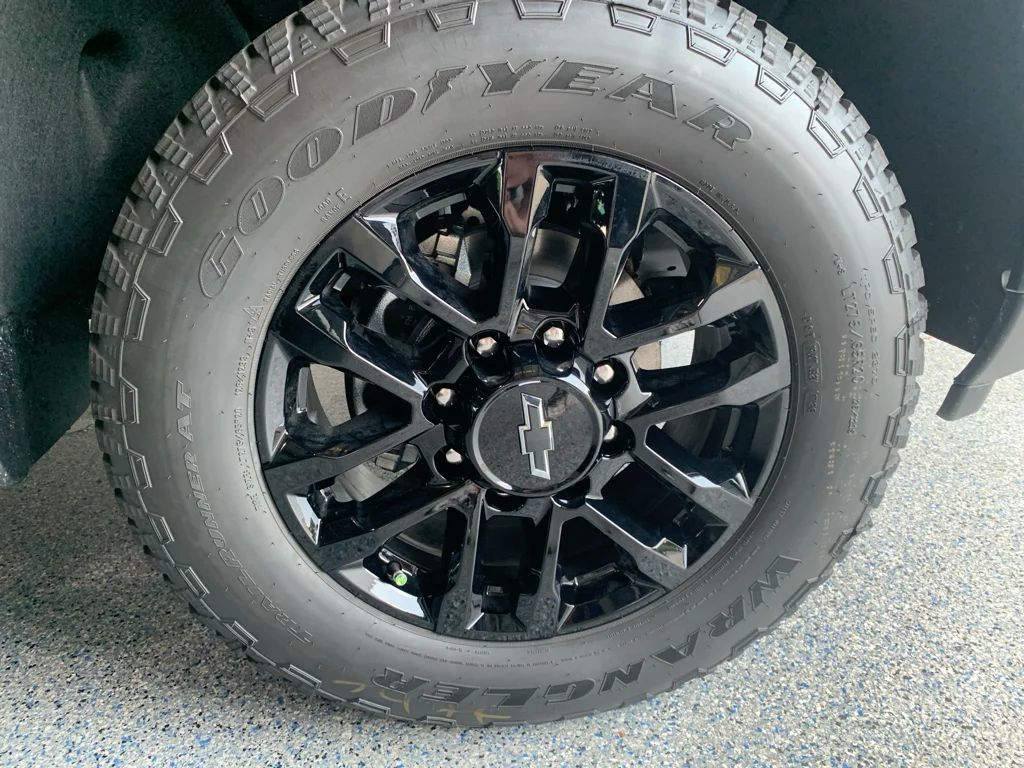 New 2026 Lakeshore Blue Metallic Chevrolet Custom image 32