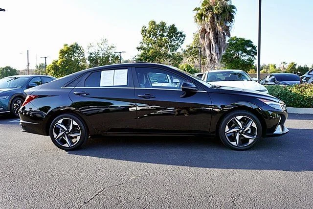 Used 2023 Black Hyundai Limited image 6