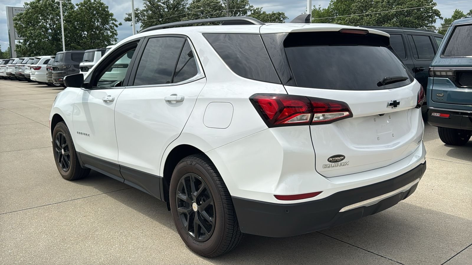 Used 2022 White Chevrolet LT image 9