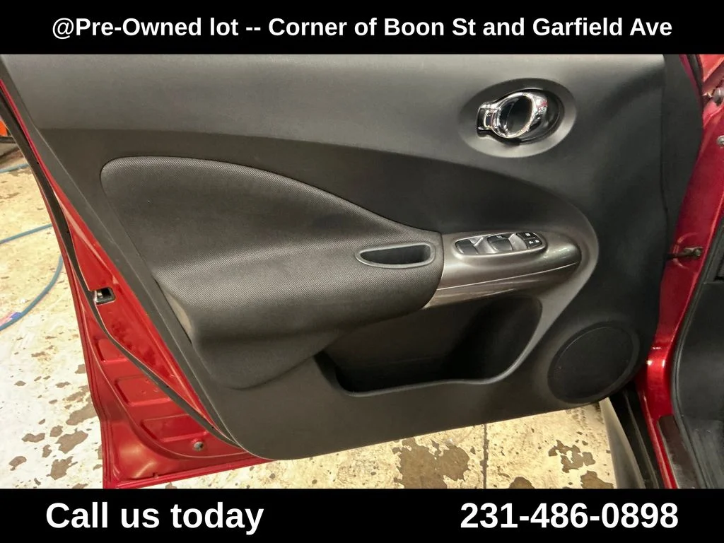 Used 2012 Red Nissan SL image 15