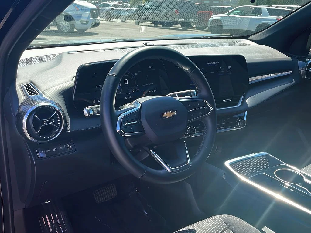 2025 Chevrolet Equinox LT - Photo 13