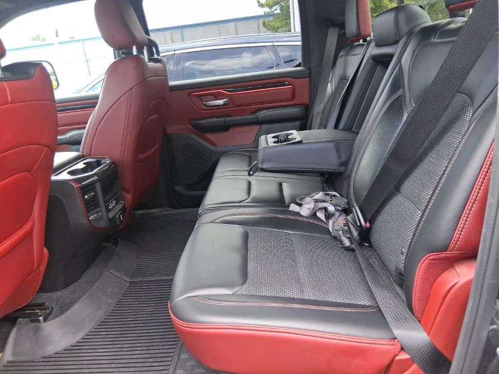 Used 2019 Gray Nissan S image 31