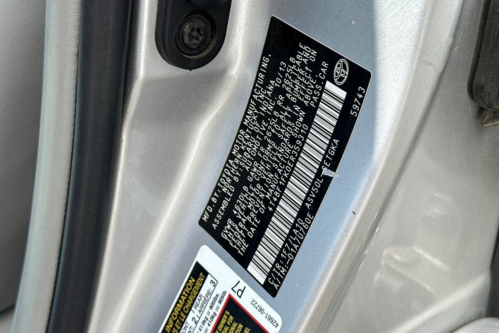 Used 2014 Silver Toyota XLE image 32