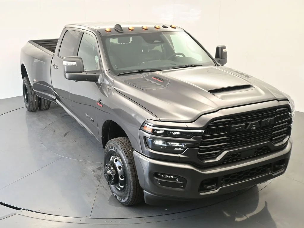 New 2026 Granite Crystal Metallic Clear-Coat Exterior Paint RAM Laramie image 26