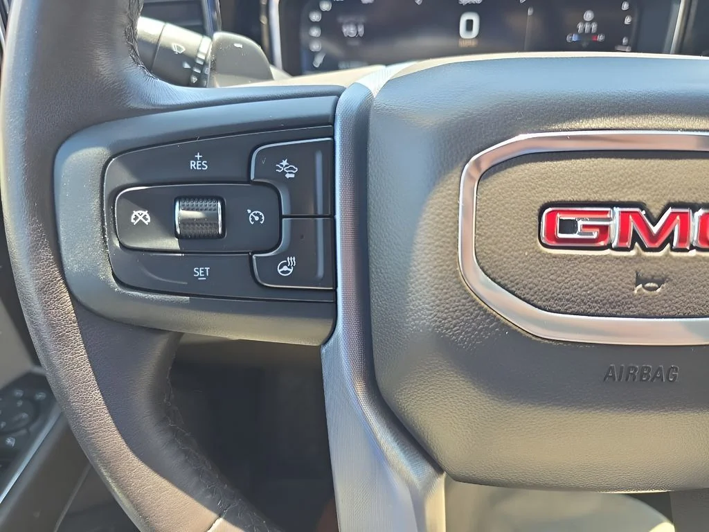 Used 2022  GMC SLT image 22
