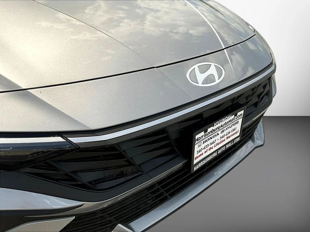 New 2026 Silver Hyundai SEL Sport image 34