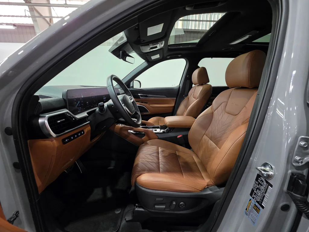 Used 2025 Gray Kia SX X-Line image 16