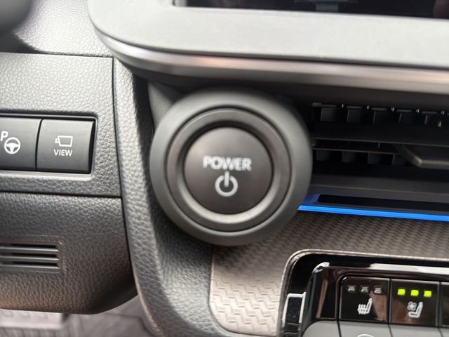 2025 Toyota Prius Limited - Photo 15