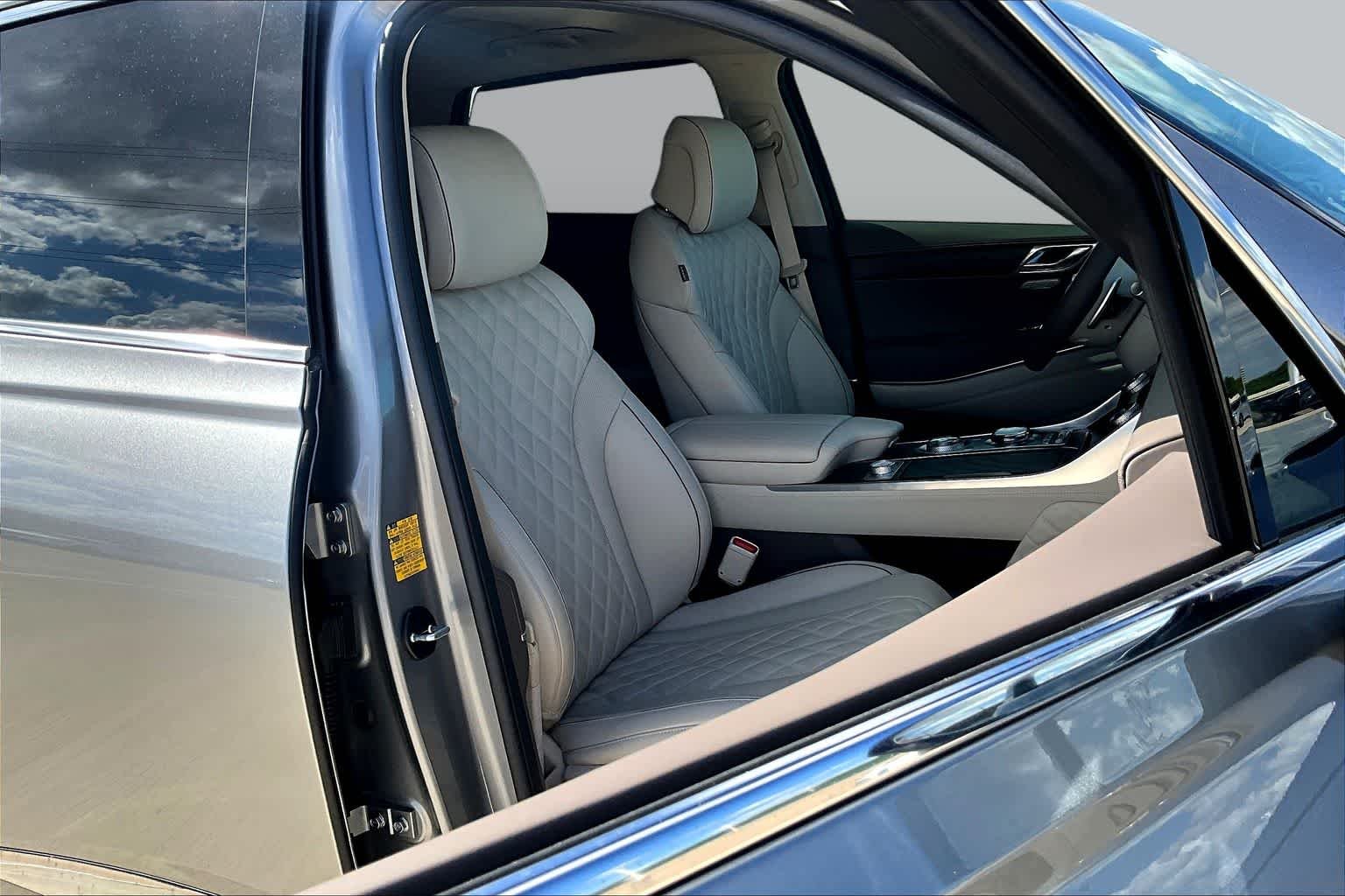 Used 2024 Savile Silver Genesis  image 9