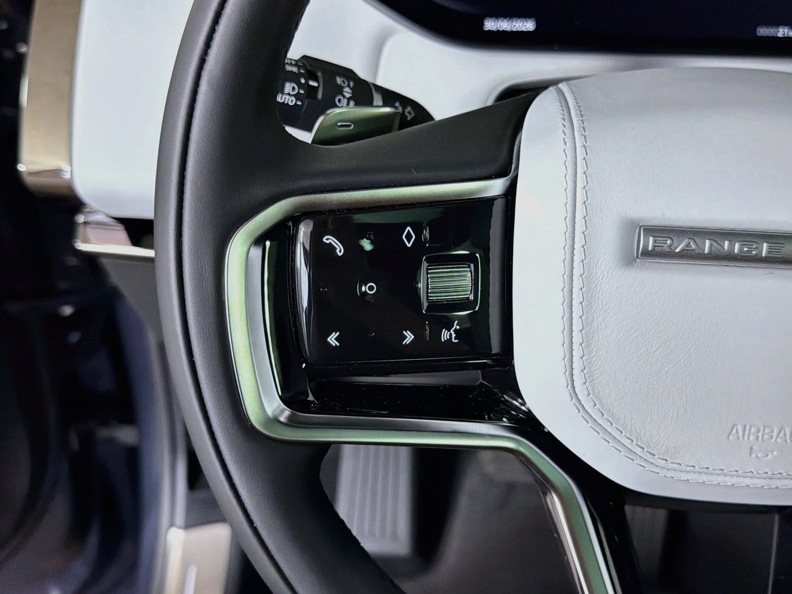 New 2026 Varesine Blue LAND ROVER SE image 12