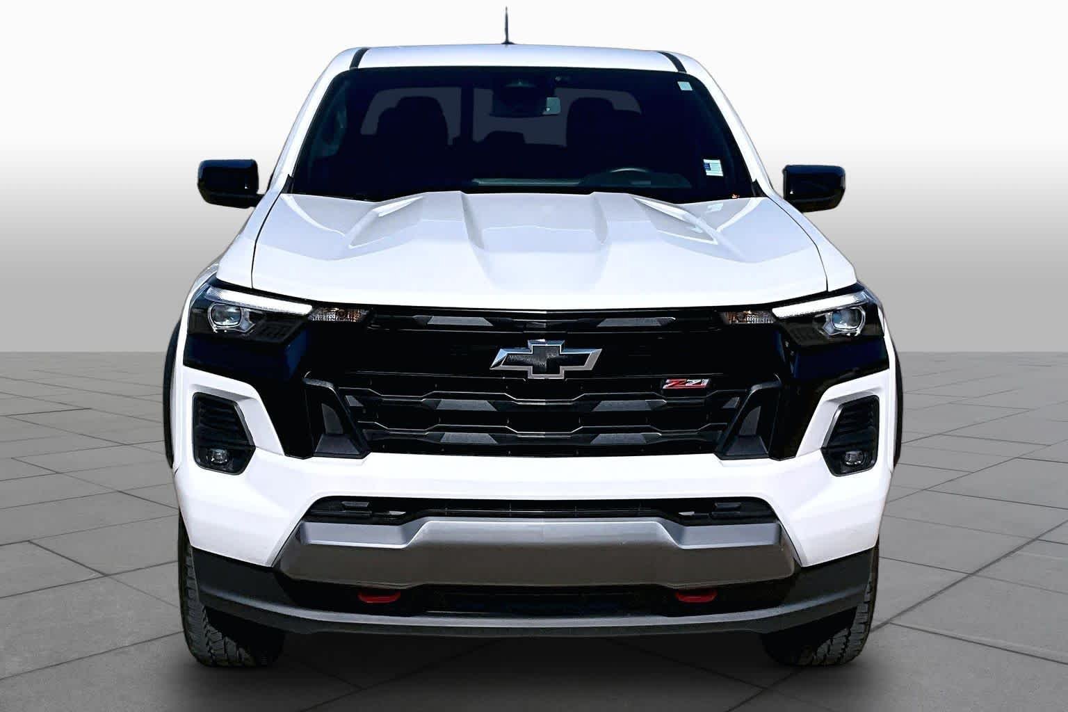Used 2024 Summit White Chevrolet 4WD Z71 image 4