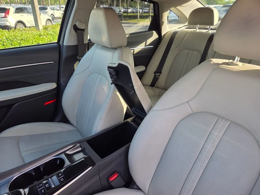 Used 2022 Portofino Gray Hyundai Limited image 21