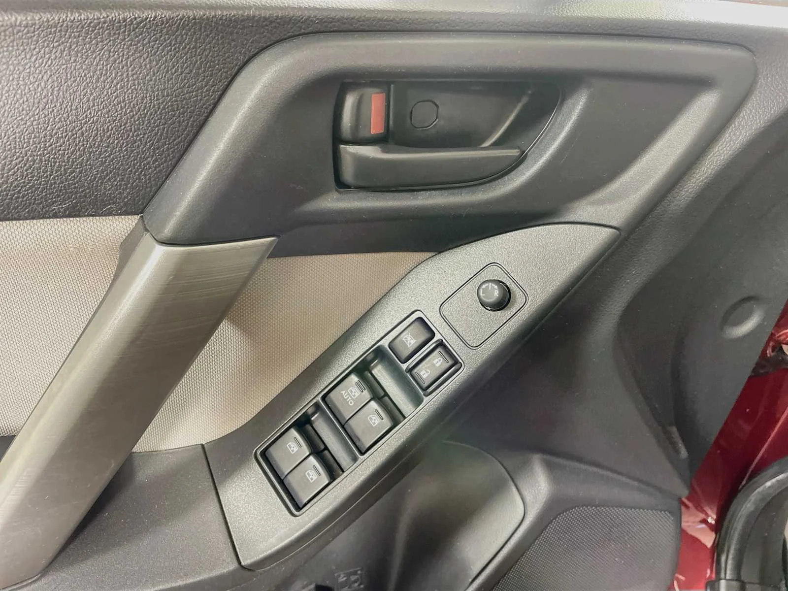 Used 2016 Venetian Red Pearl Subaru 2.5i Premium image 15