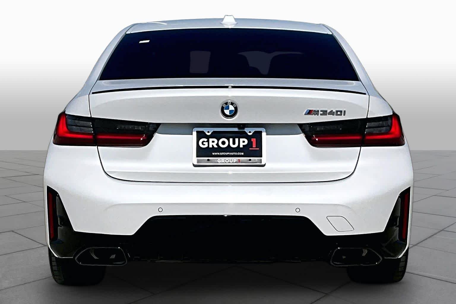 Used 2025 Mineral White Metallic BMW M340i image 4