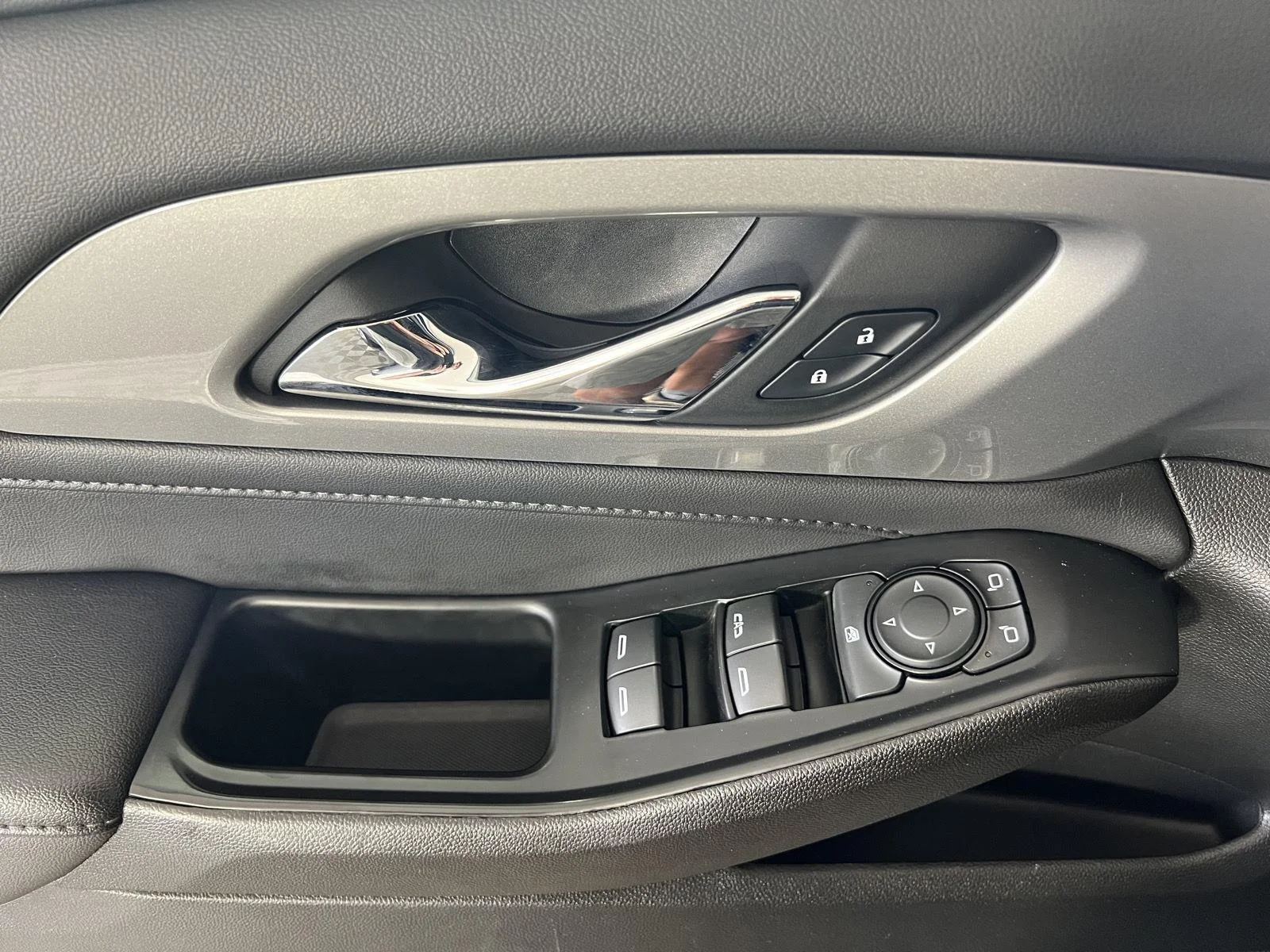 Used 2023 Sterling Gray Metallic Chevrolet LT Cloth image 7