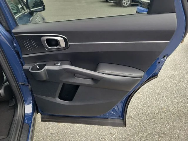 2025 Kia Sorento S - Photo 32
