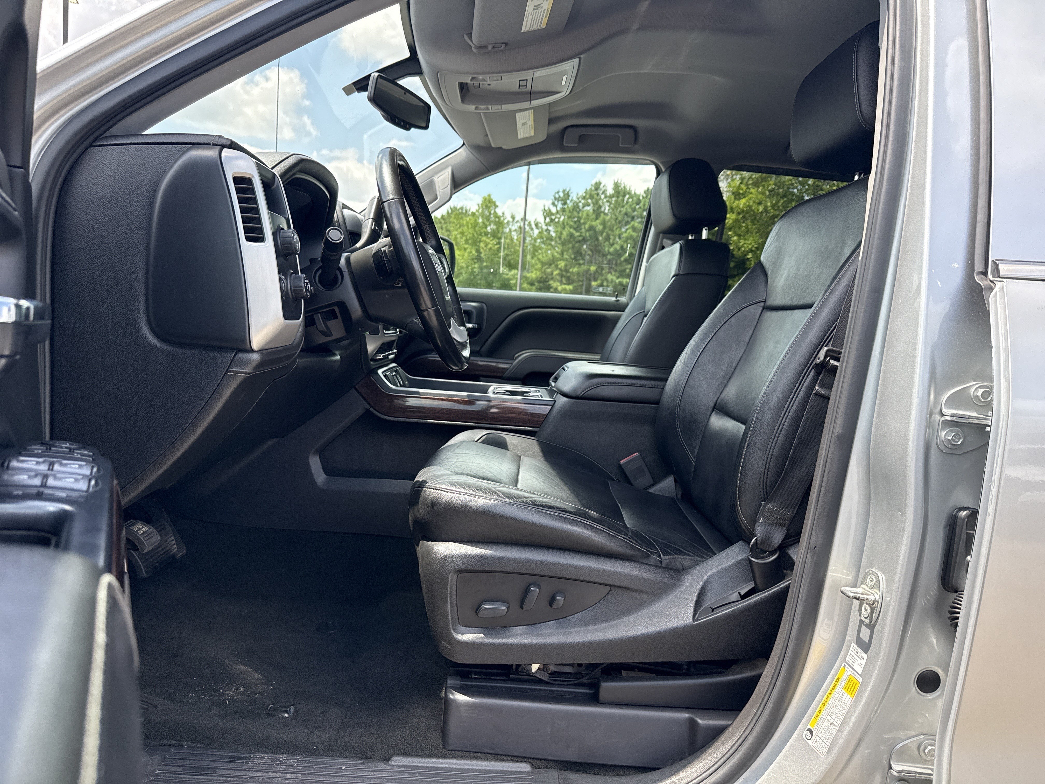 Used 2018 Quicksilver Metallic GMC SLT image 9