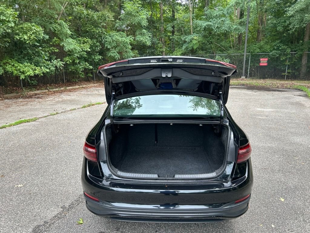 Used 2024 Black Volkswagen 1.5T SE image 30