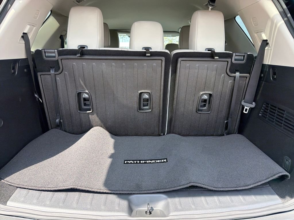 New 2026 Nissan Pathfinder SL 4D Sport Utility