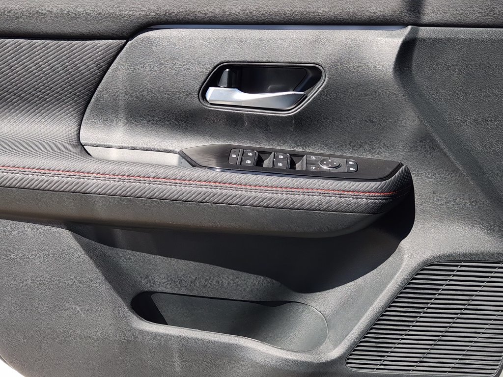 2026 Nissan KICKS SR - Photo 19