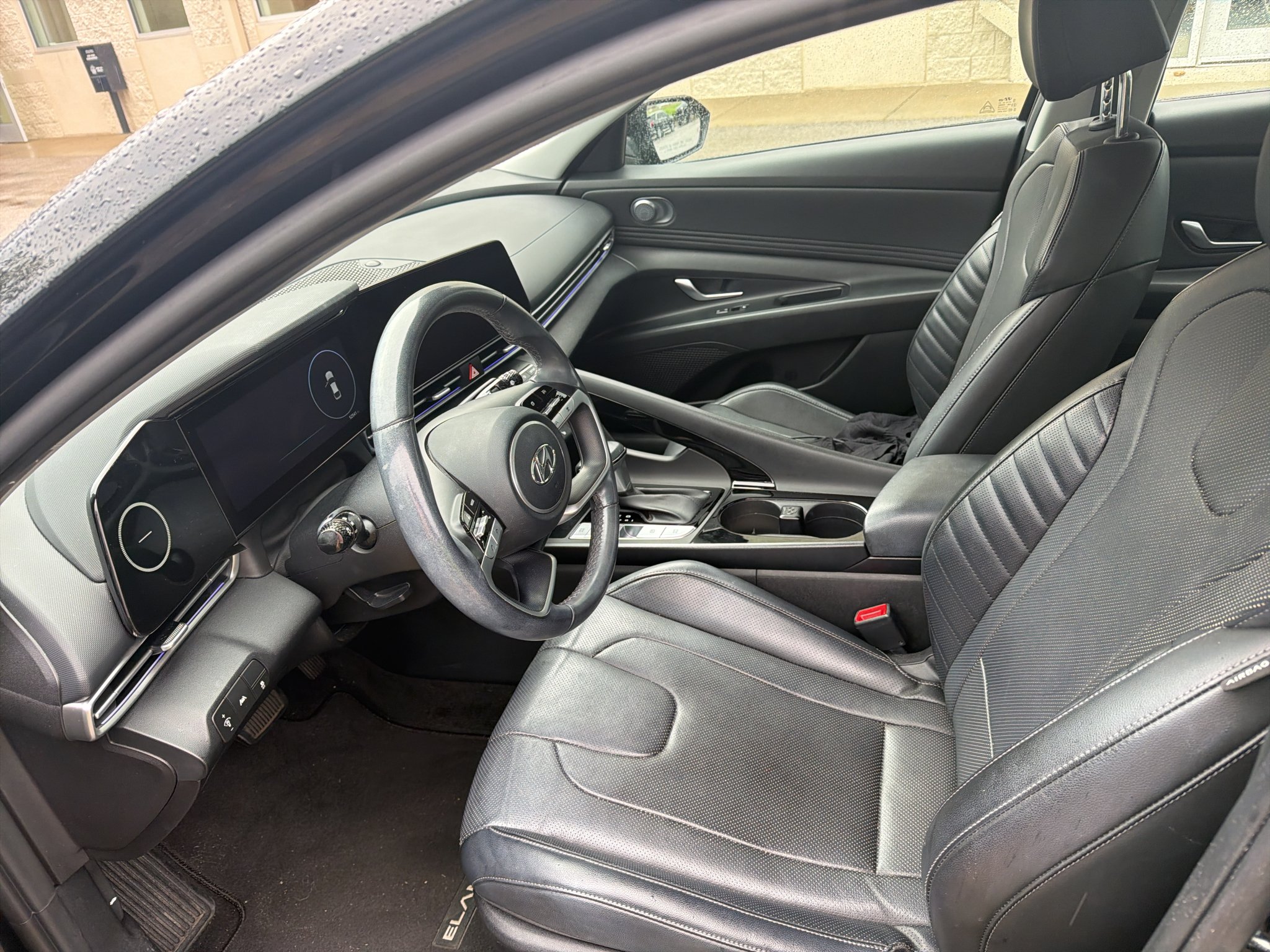 Used 2023 Phantom Black Hyundai Limited image 5