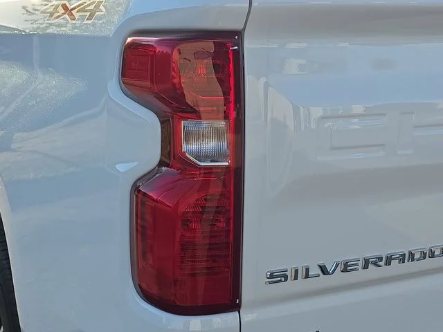 Used 2024 White Chevrolet LT image 34