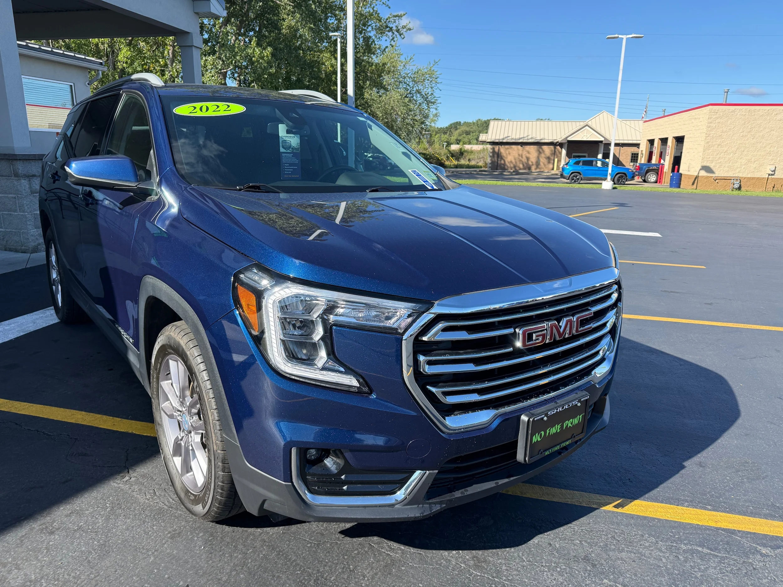 Used 2022 Marine Metallic GMC SLT image 8
