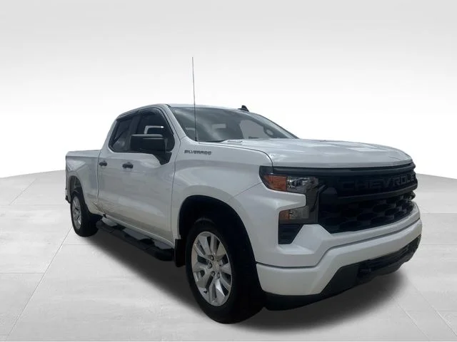 Used 2026 White Chevrolet Custom image 5