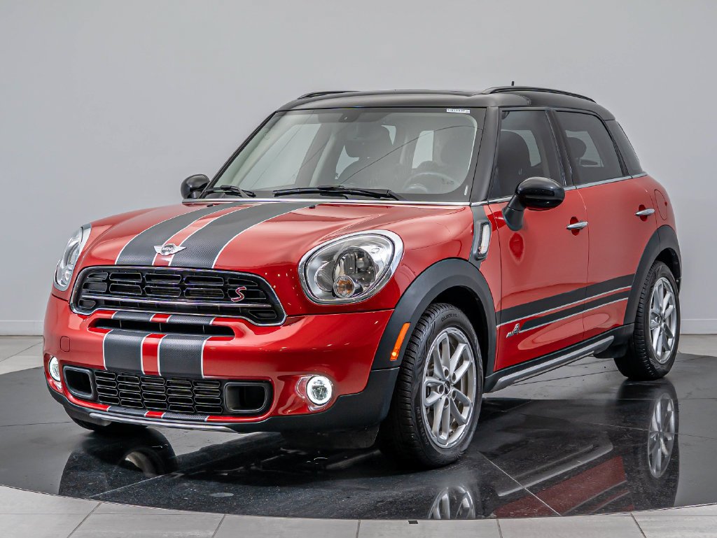 Used 2015 Blazing Red MINI  image 1