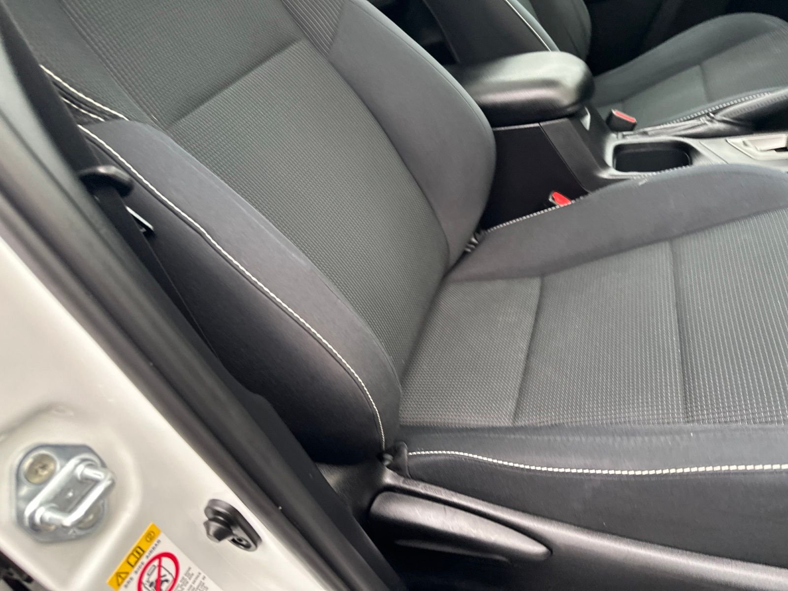 Used 2016 White Toyota XLE image 38