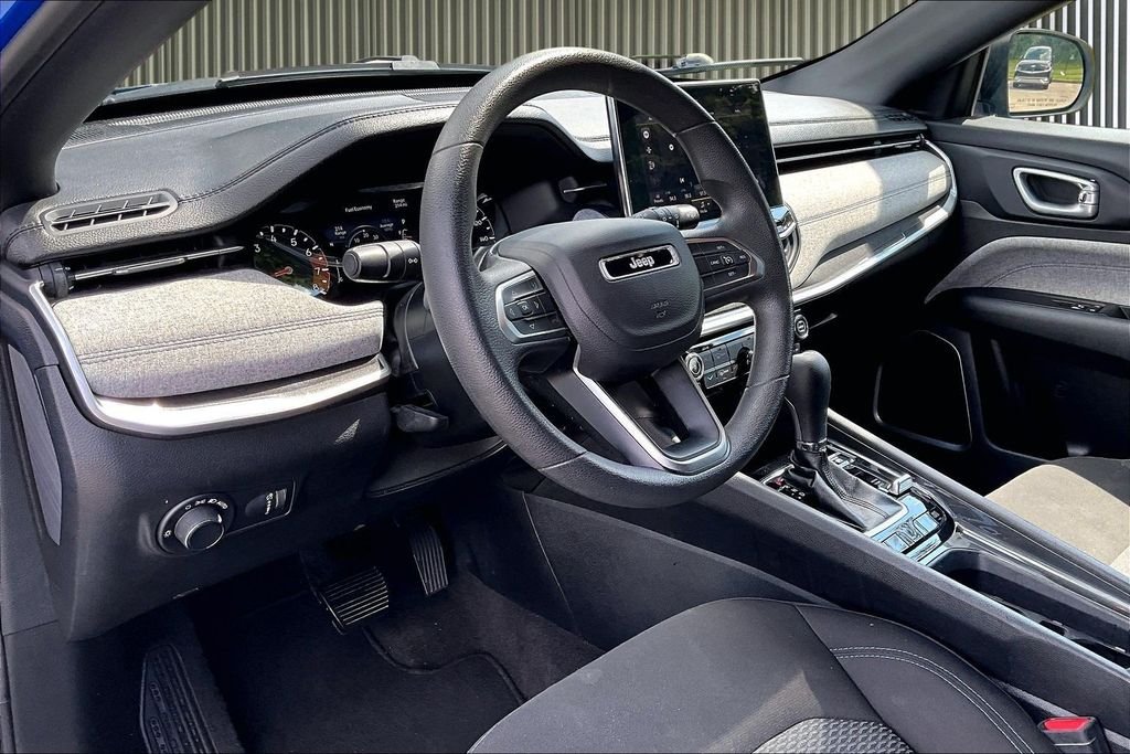 Used 2023 Blue Jeep Sport image 14