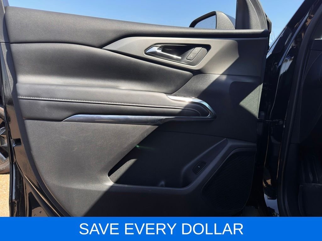 Used 2025 Black Chevrolet LT image 7