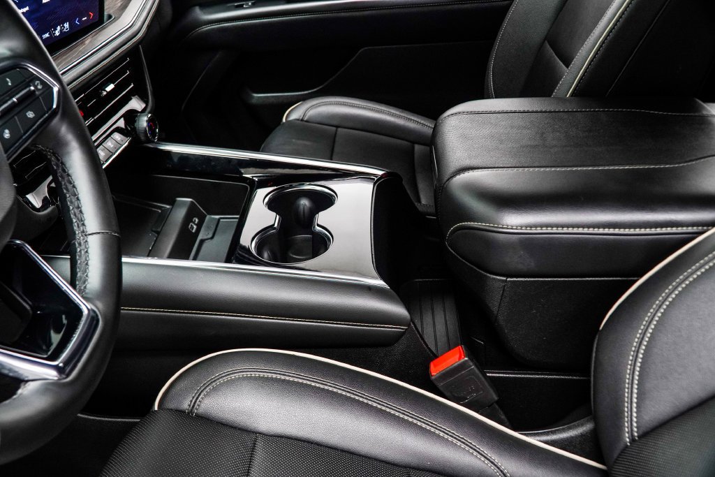 Used 2025 Black Chevrolet Premier image 25