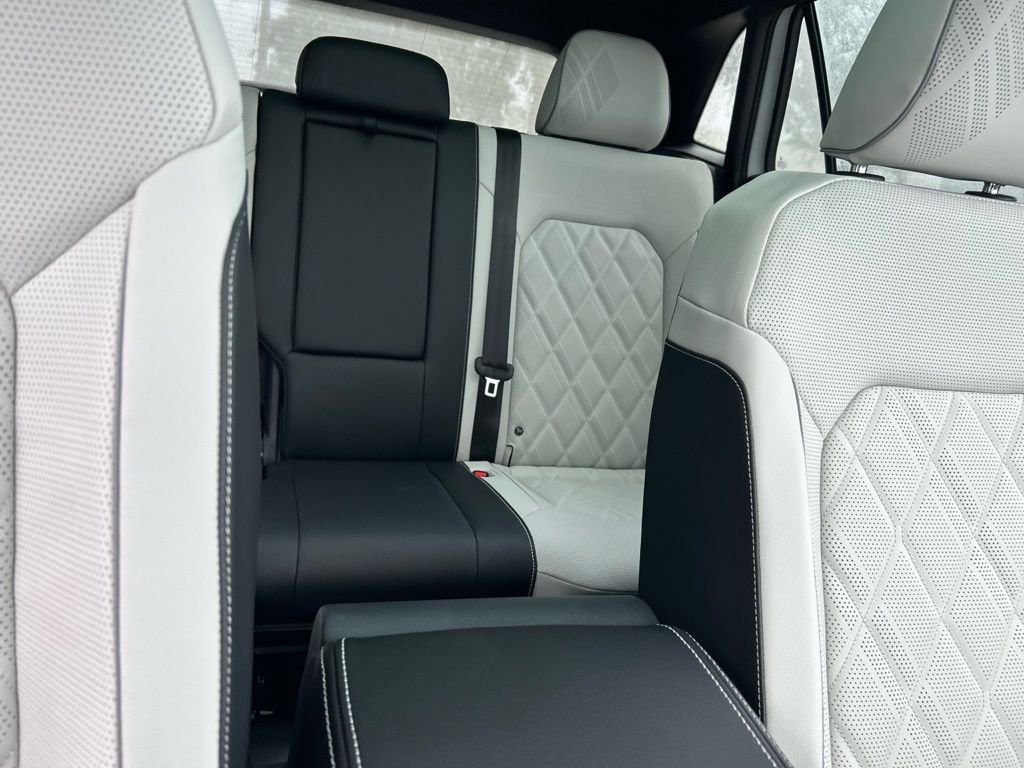 New 2026 White/off-white Volkswagen 2.0T SEL Premium R-Line image 40