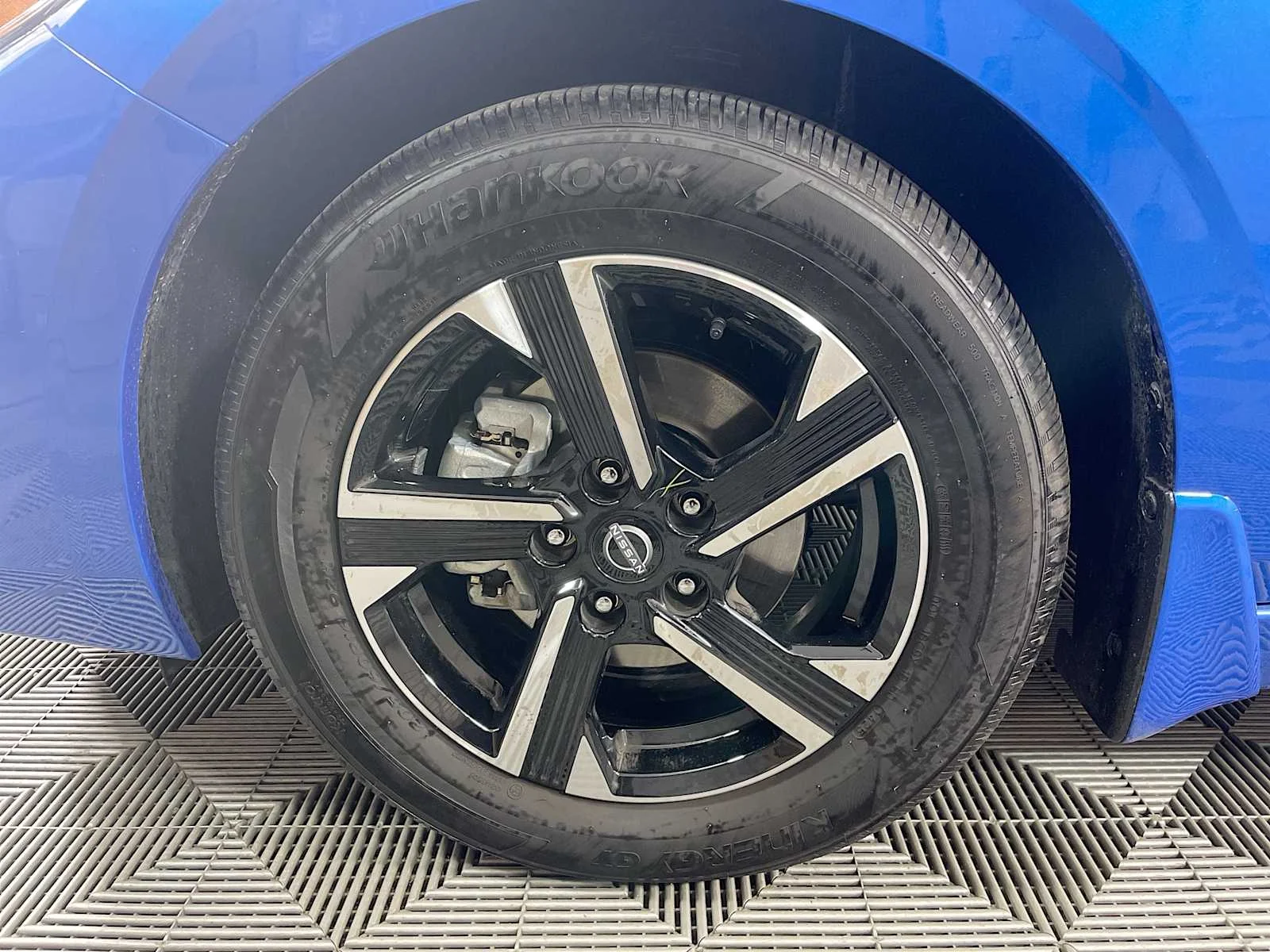 Certified Used 2025 Electric Blue Metallic Nissan SV image 25