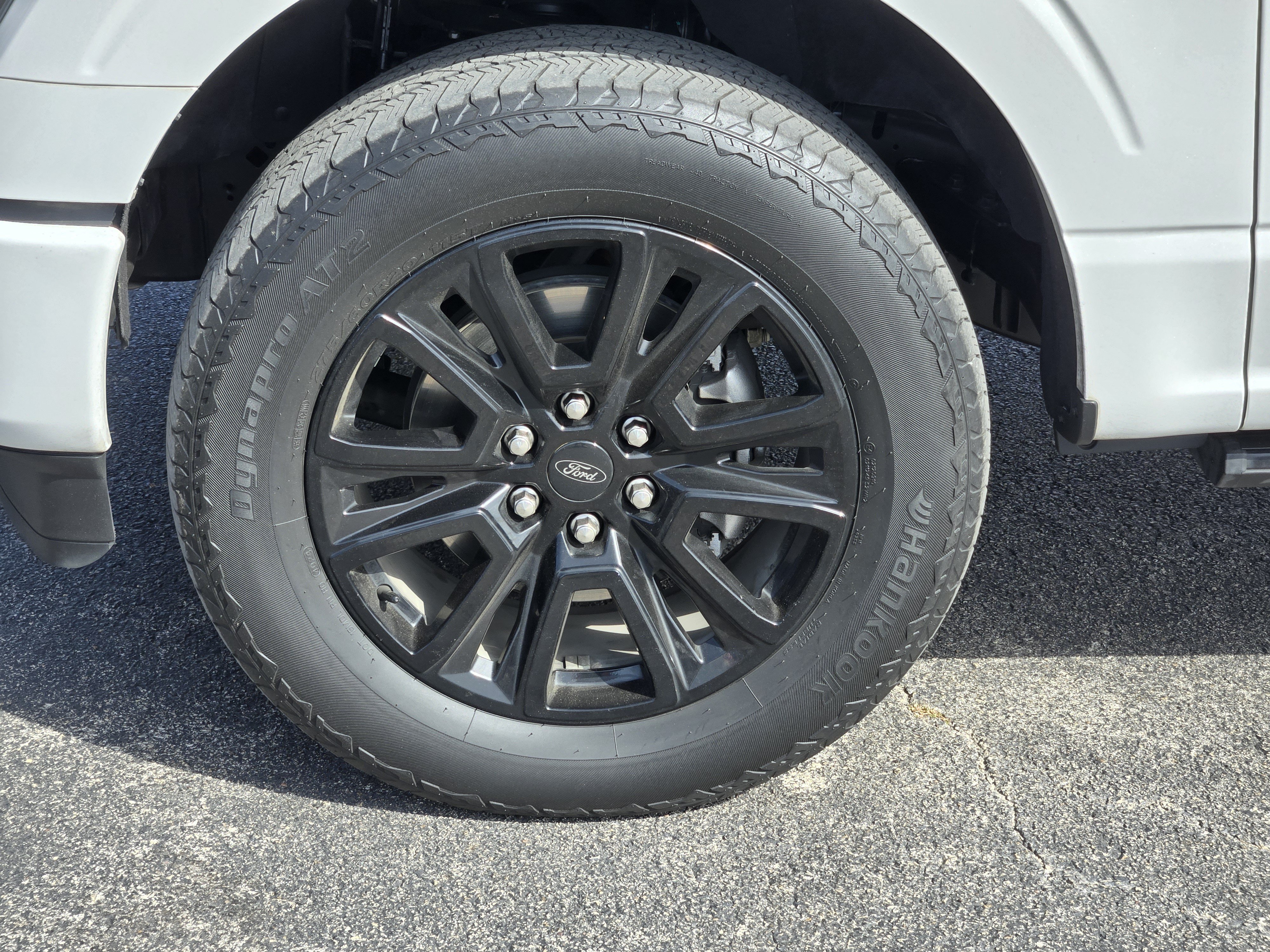 Used 2024 White Metallic Ford Platinum image 10