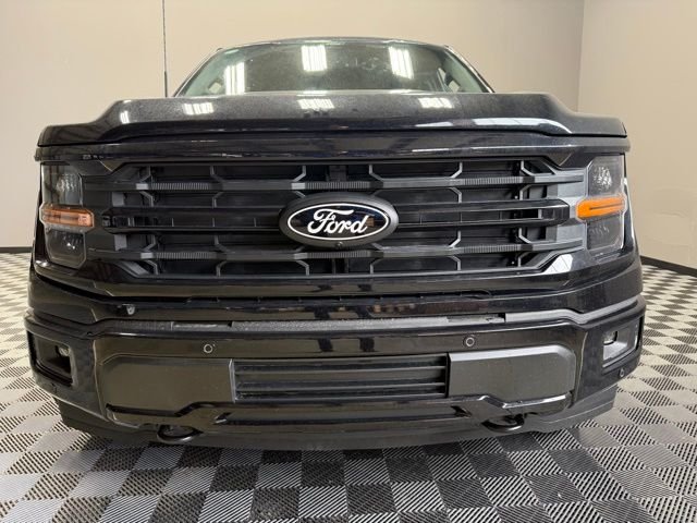 New 2026 Agate Black Metallic Ford XLT image 3