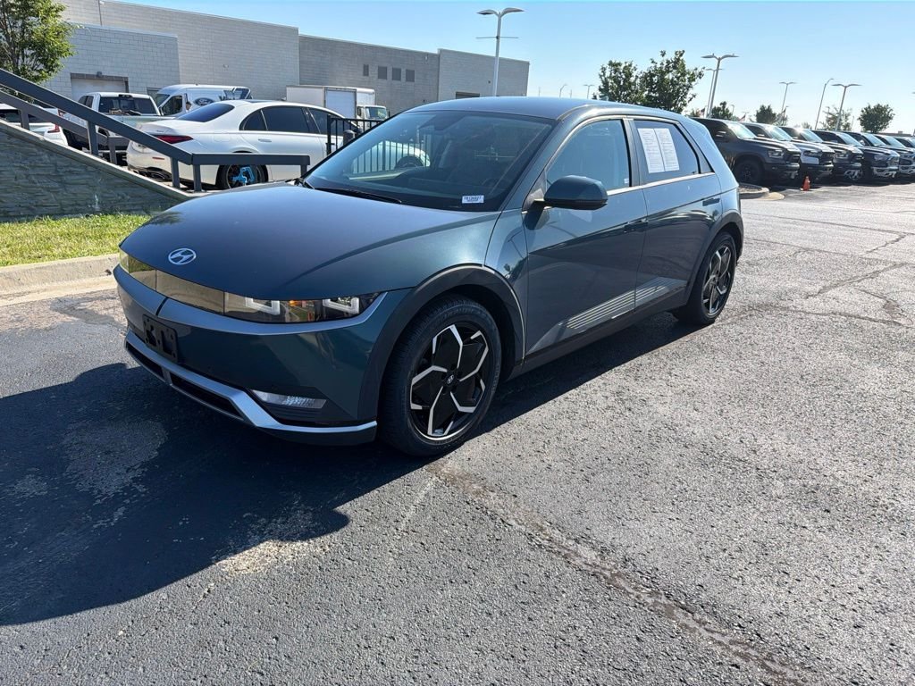 Used 2023 Green Hyundai SEL image 3