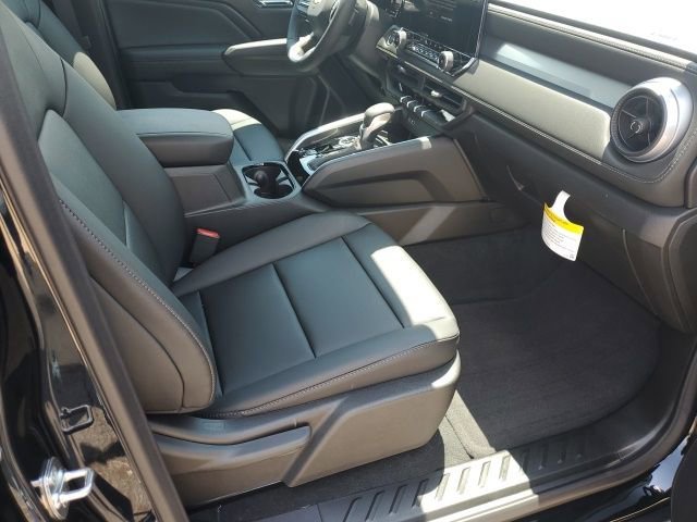 2025 Chevrolet Colorado LT - Photo 11