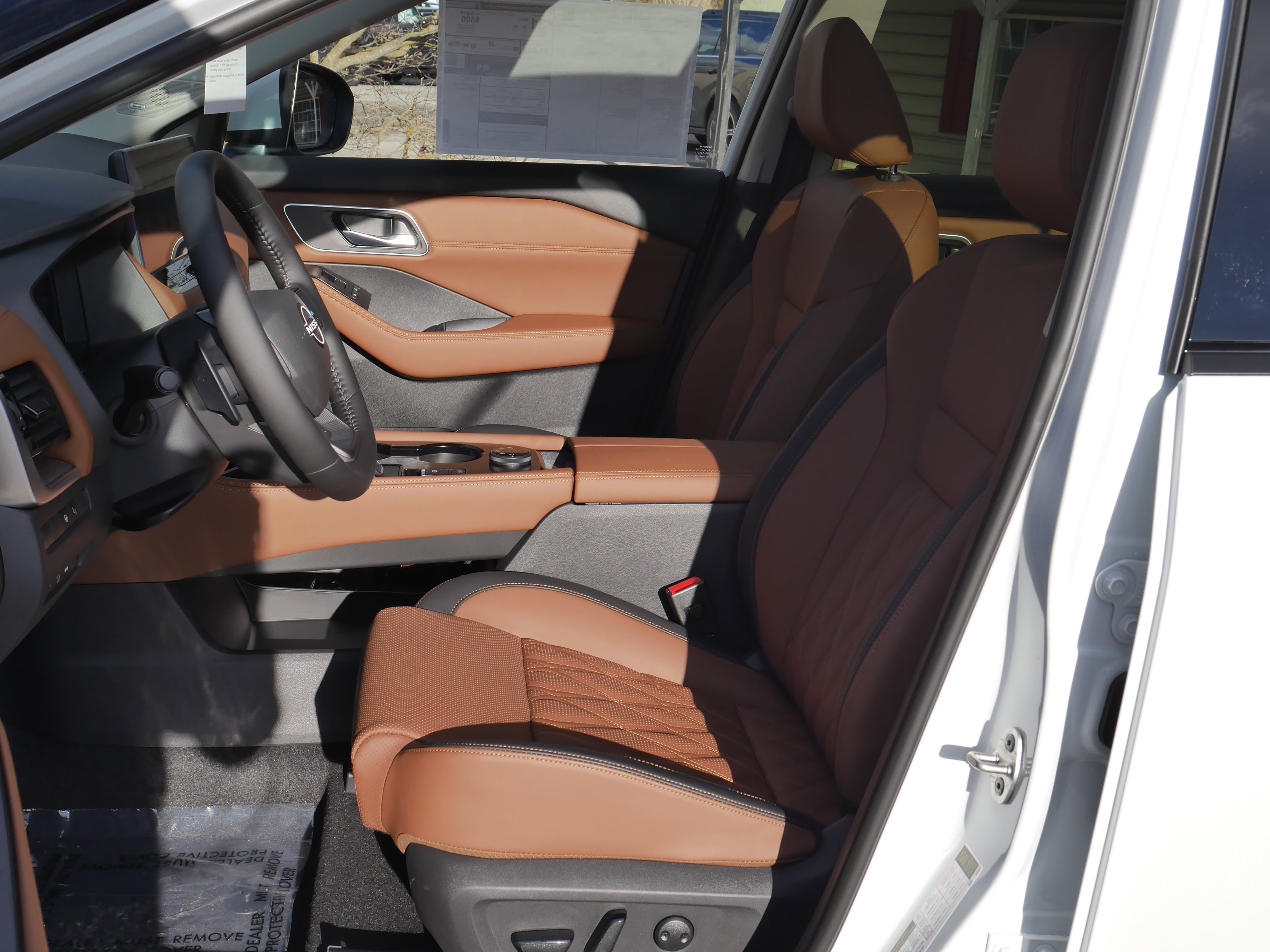 New 2026 Everest White Pearl TriCoat Nissan Platinum image 3