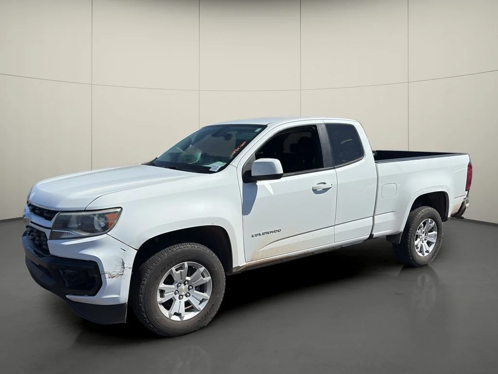 Used 2021 White Chevrolet LT image 3